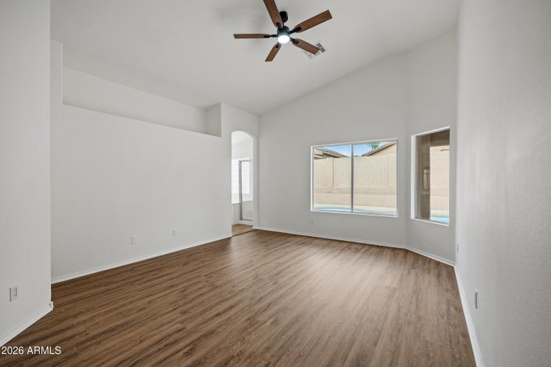 1040 E Amberwood Dr-28