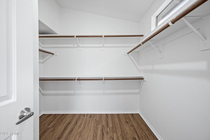 1040 E Amberwood Dr-33