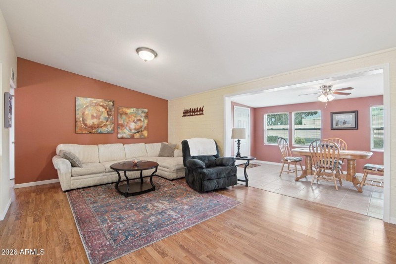 8-web-or-mls-W Windsor Dr-S1902-008