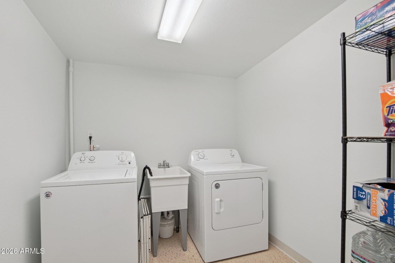 21-web-or-mls-W Windsor Dr-S1902-021