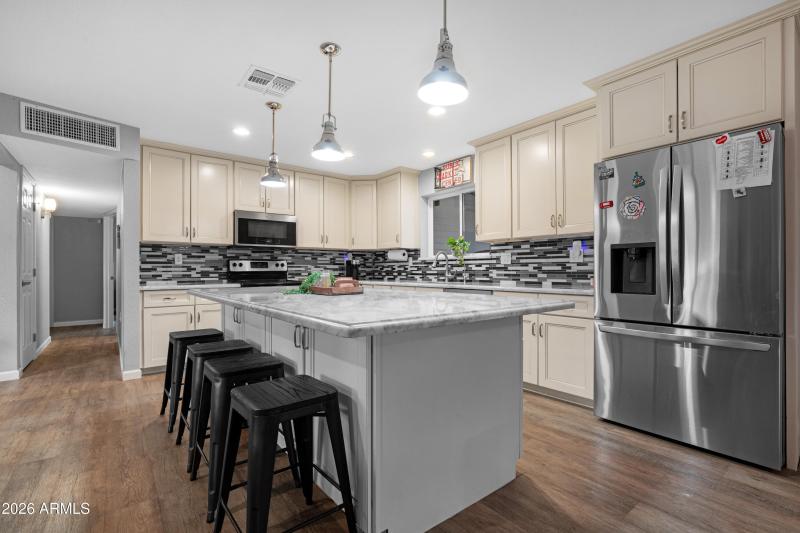 Bright, Modern Kitchen