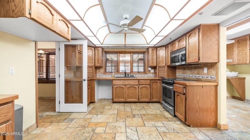 8807 W Christa Way (4)