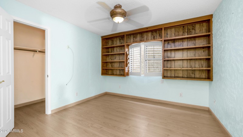 8807 W Christa Way (19)