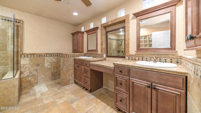 8807 W Christa Way (28)