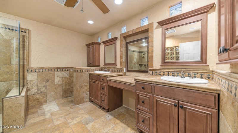 8807 W Christa Way (29)