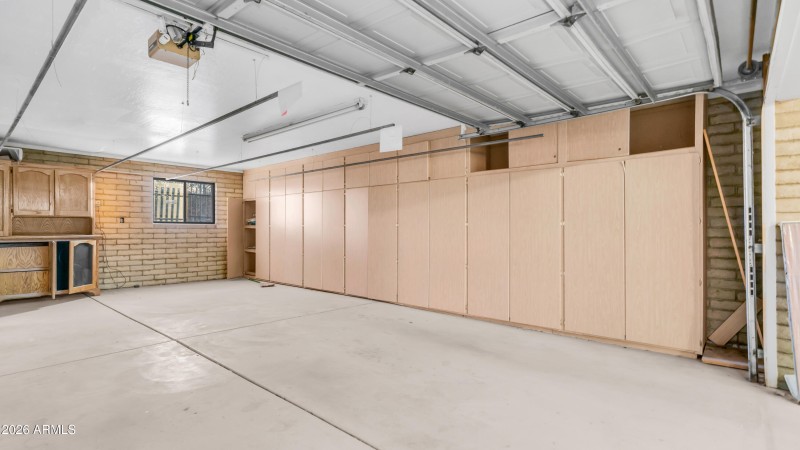 8807 W Christa Way (33)