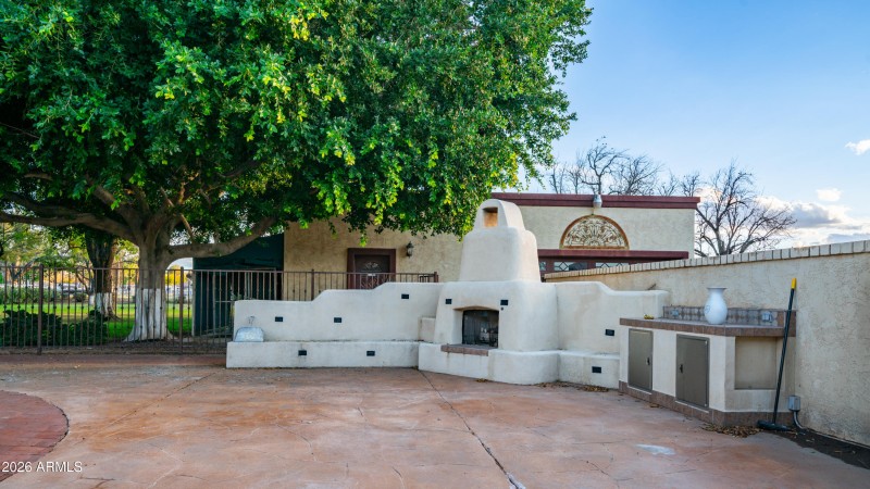 8807 W Christa Way Exterior Photos-11