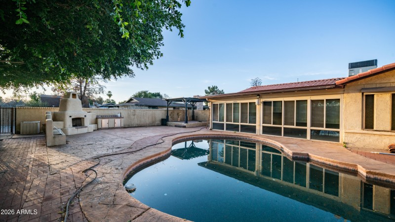 8807 W Christa Way Exterior Photos-14