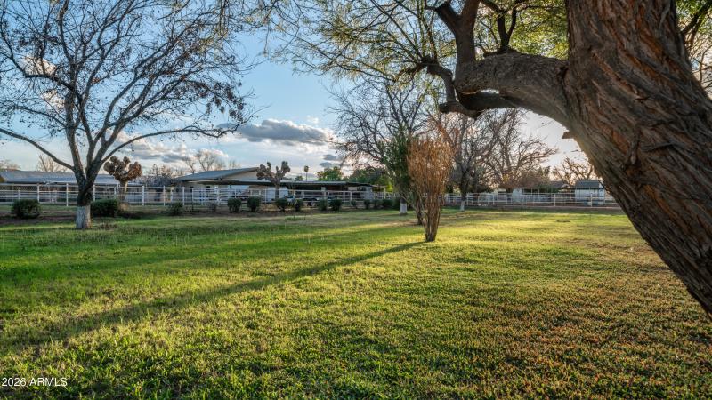 8807 W Christa Way Exterior Photos-18