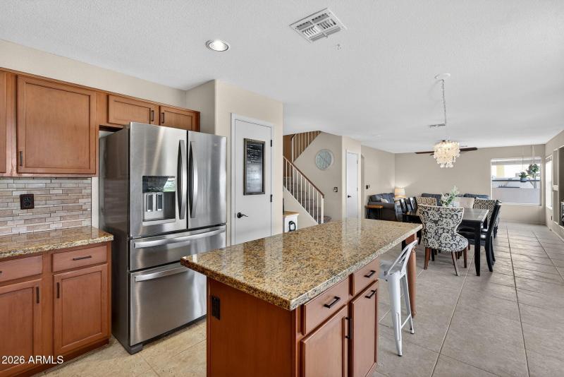 18-web-or-mls-30W Lone Cactus Dr