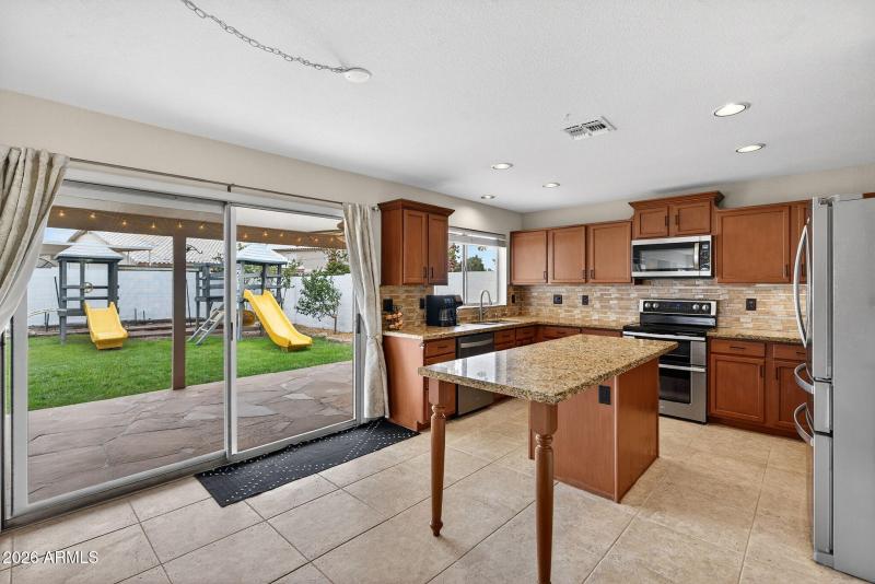 23-web-or-mls-93W Lone Cactus Dr