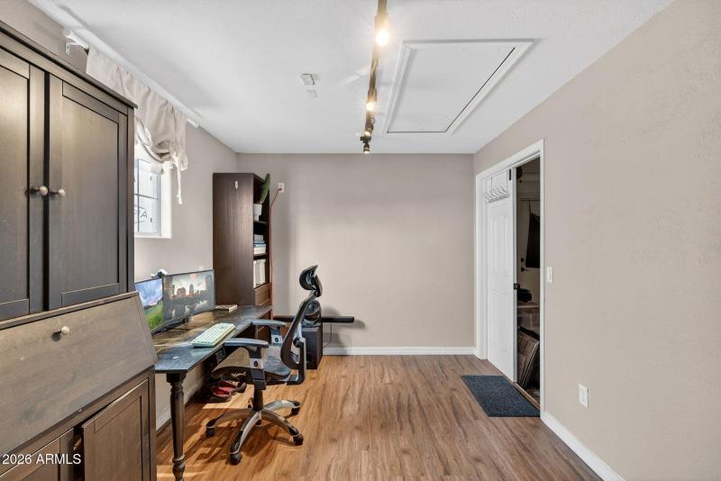 31-web-or-mls-46W Lone Cactus Dr