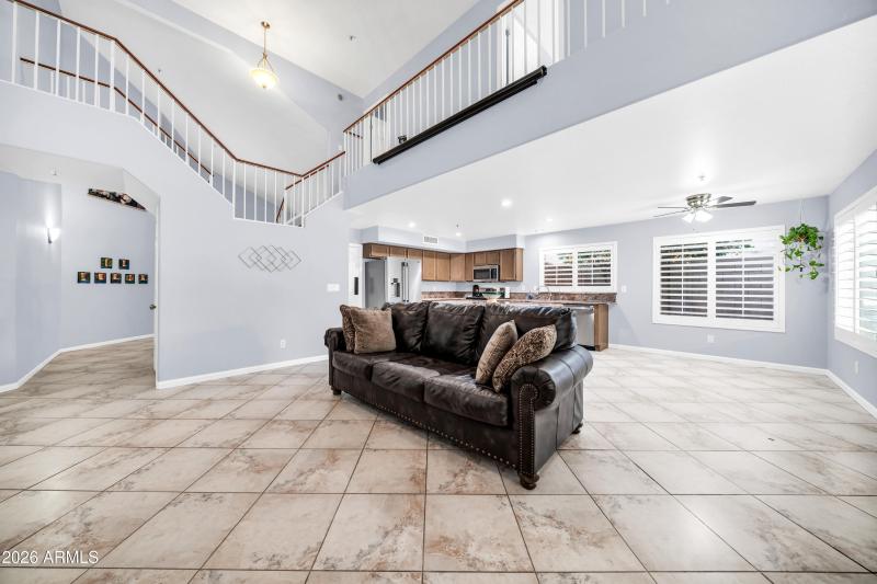 9432 E Voltaire Dr-10