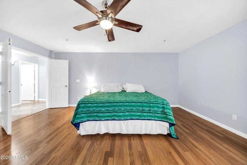 9432 E Voltaire Dr-24