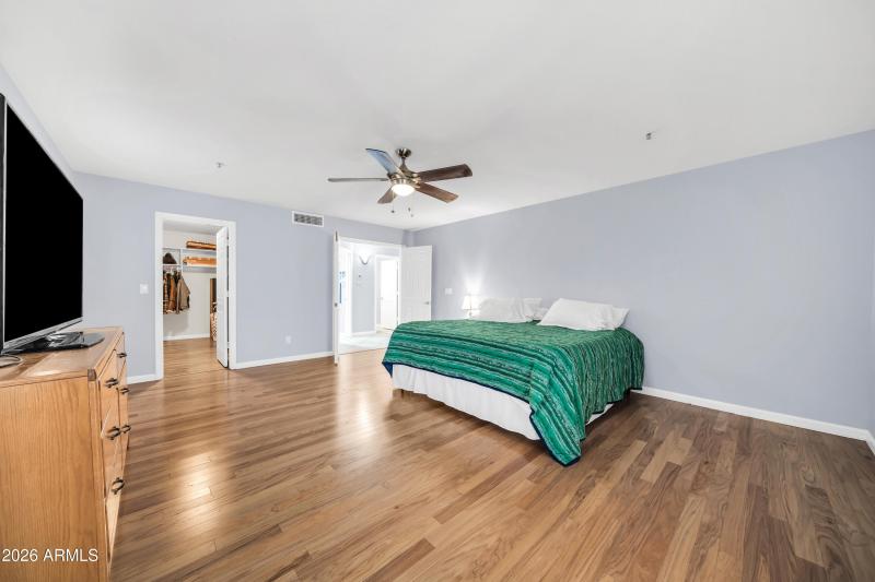 9432 E Voltaire Dr-25