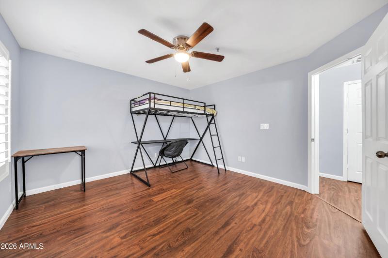 9432 E Voltaire Dr-32