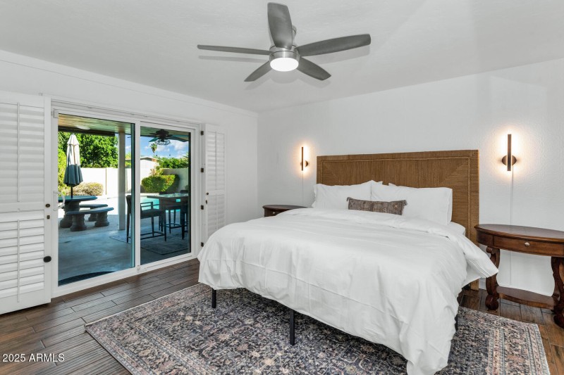 3234 E Larkspur Dr-large-013-012-TOD0999