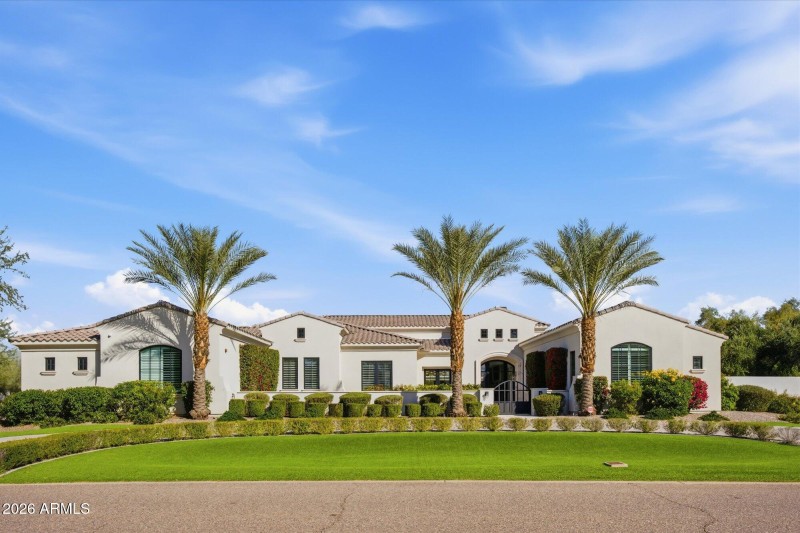 Front with circular drive