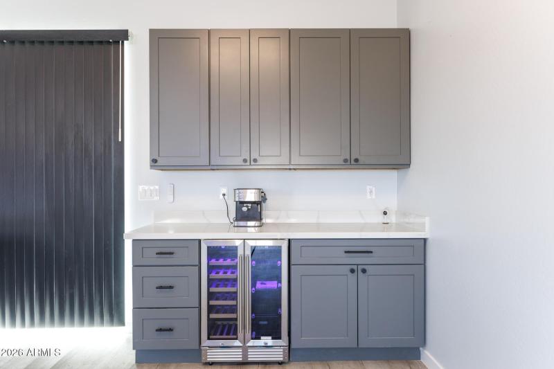 10153 W Wenden - Coffee Bar & Wine Fridg