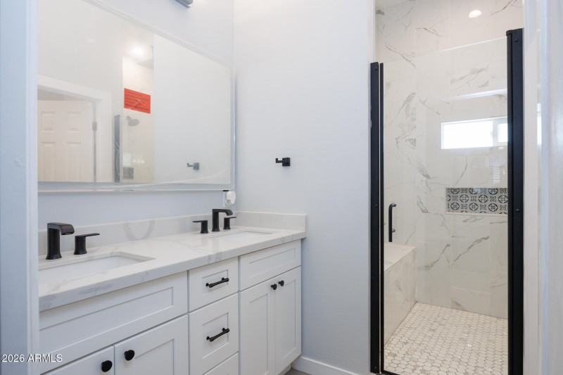 10153 W Wenden - Primary Bath