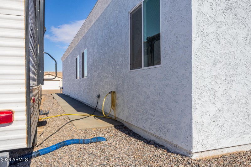 10153 W Wenden - RV Hookups