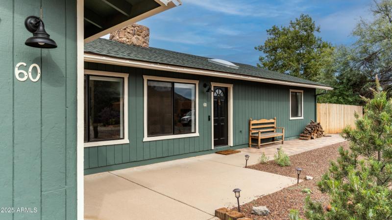 60 Gunsight Hills Dr