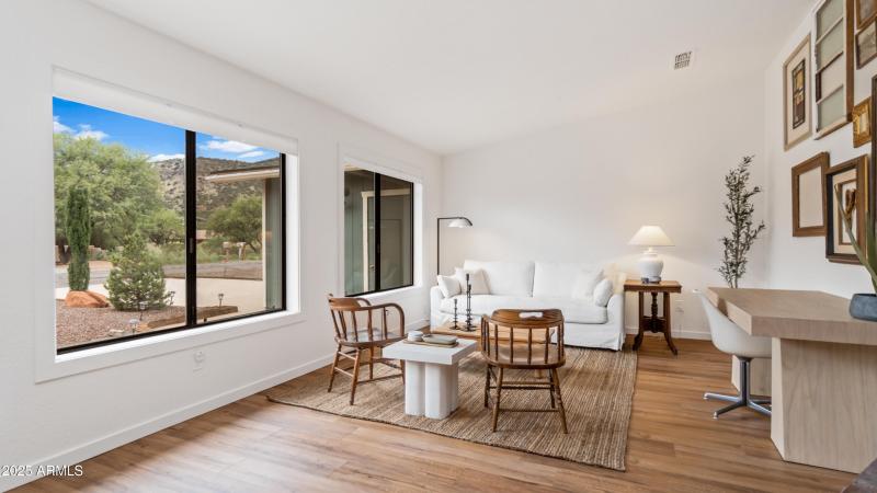 60 Gunsight Hills Dr