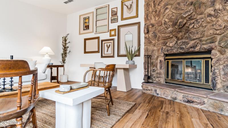 60 Gunsight Hills Dr