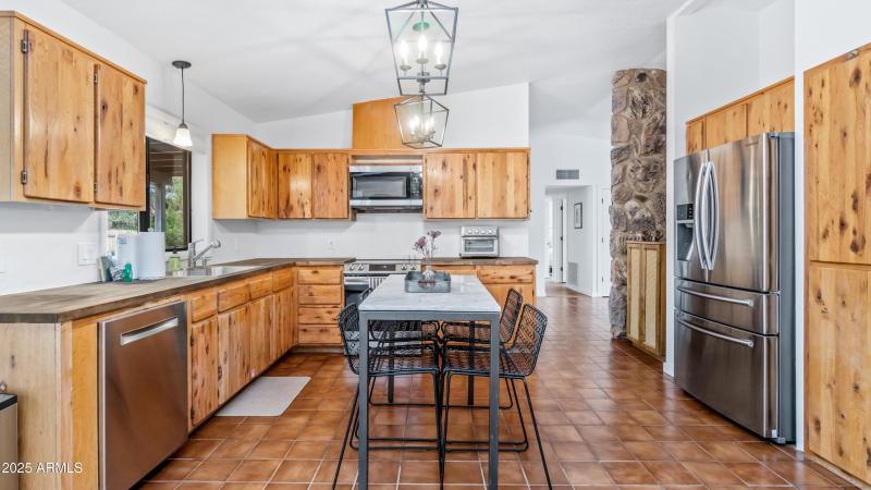 60 Gunsight Hills Dr