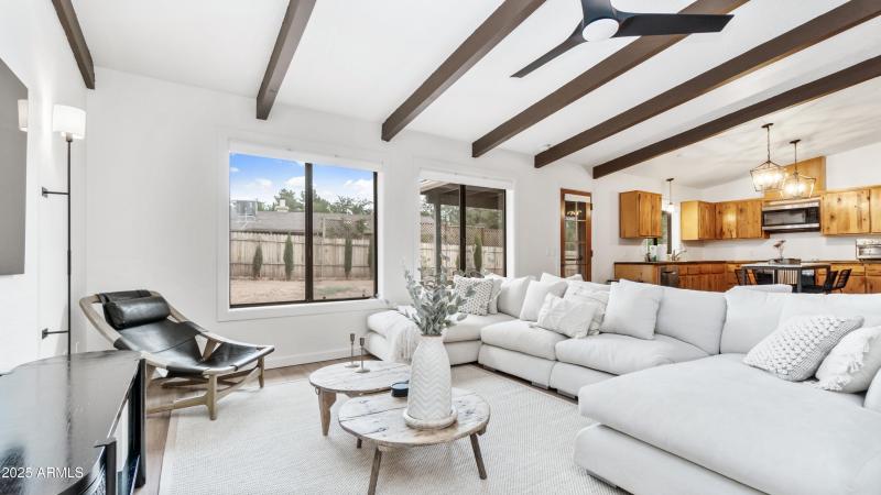 60 Gunsight Hills Dr