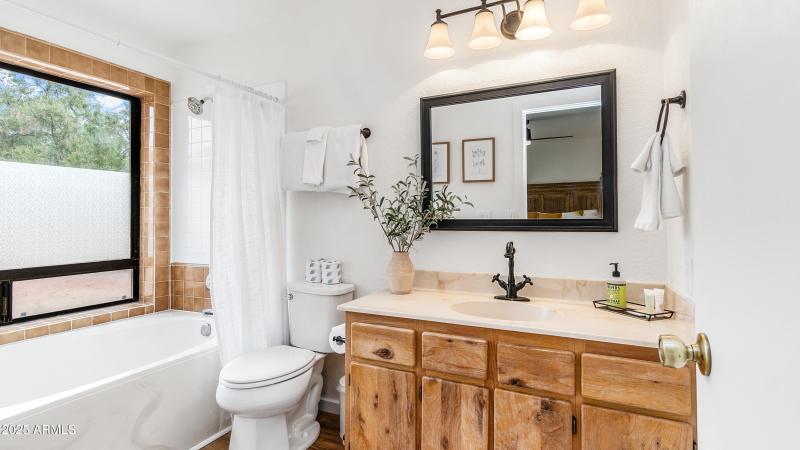 60 Gunsight Hills Dr