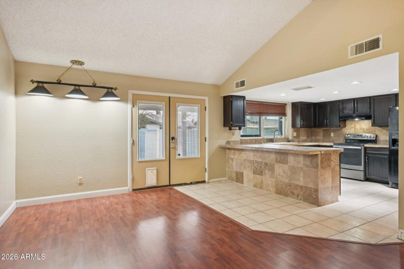 14-web-or-mls-W Utopia Rd-S1902-014