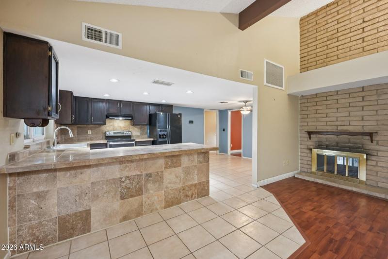 17-web-or-mls-W Utopia Rd-S1902-017