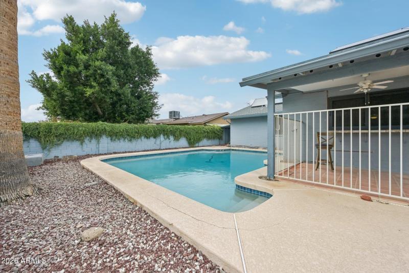 44-web-or-mls-W Utopia Rd-S1902-044