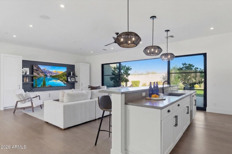 13-34-_re_edit_d4c9d86f-a650-4850-ba7a-5