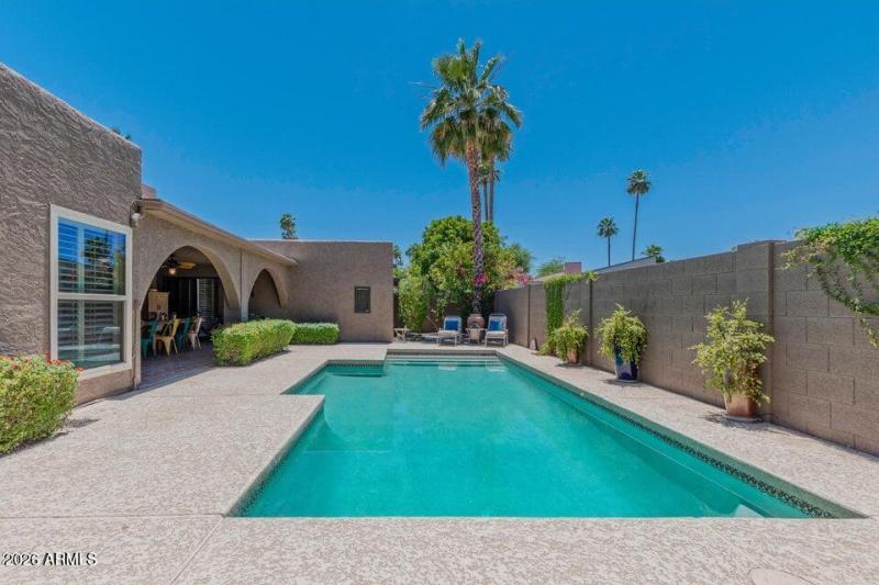 Pool with pebble sheen interior