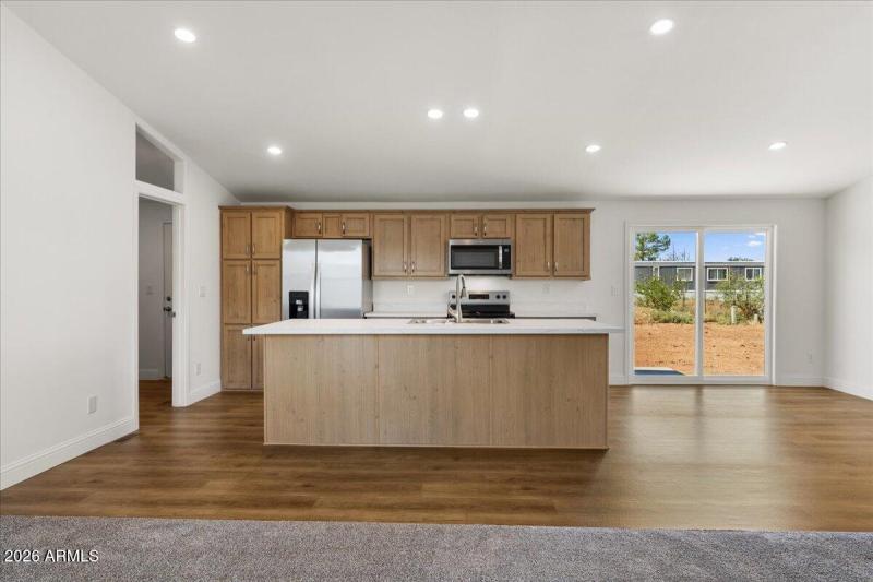 06-Kitchen & Dining Area