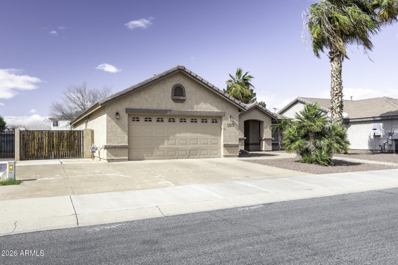 1515 N Poppy St - Front Left