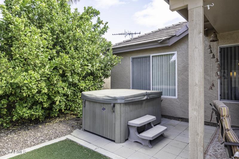 1515 N Poppy St - Jacuzzi