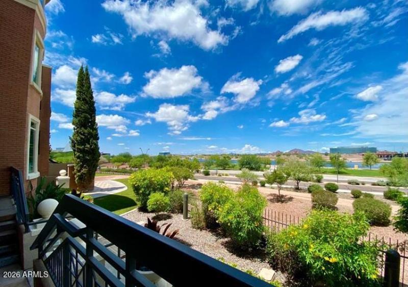 425 W Rio Salado Front Patio View