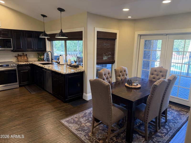 Breakfast Nook 1