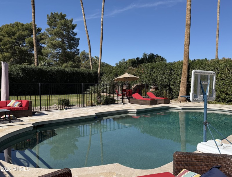 Pool, P3