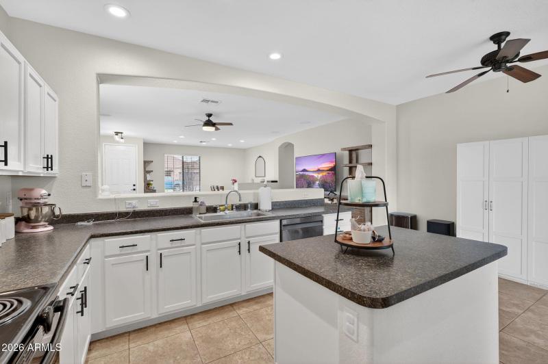 11-web-or-mls-40E Press Rd