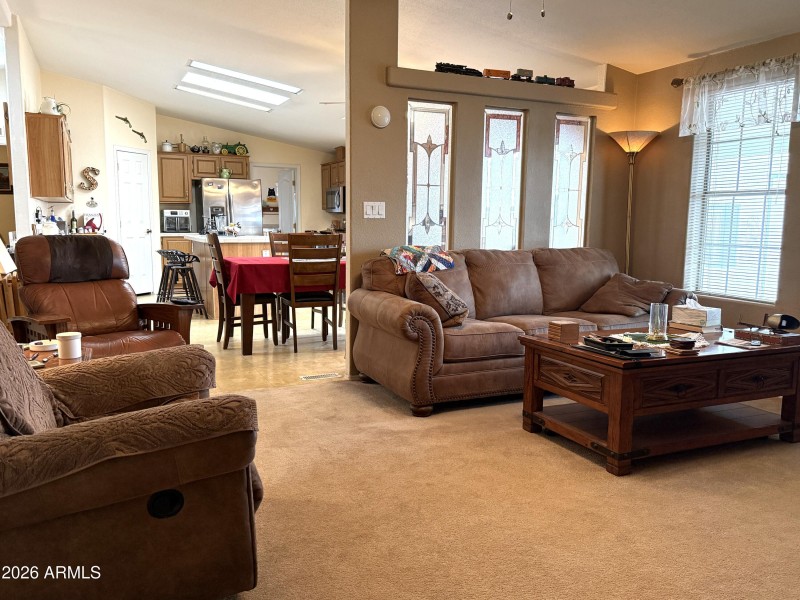 Family room with fireplace (3)