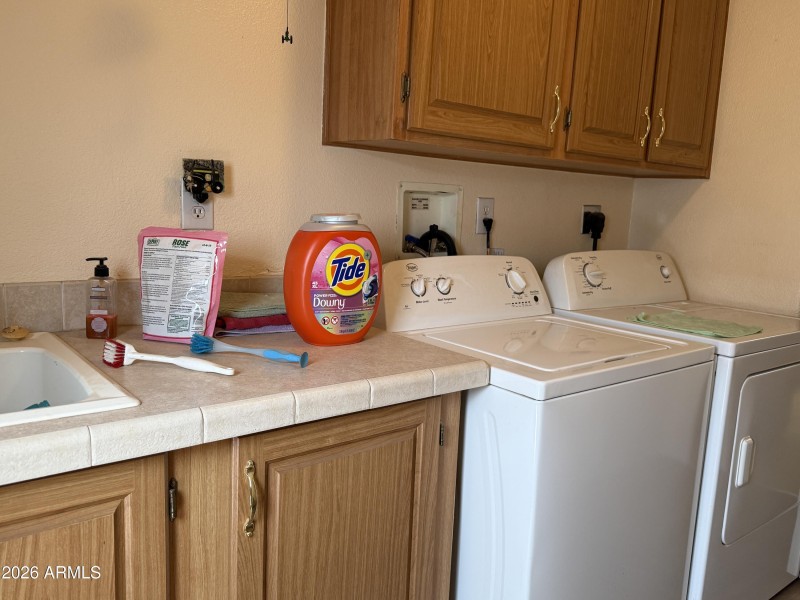 Laundry with washer dryer (2)