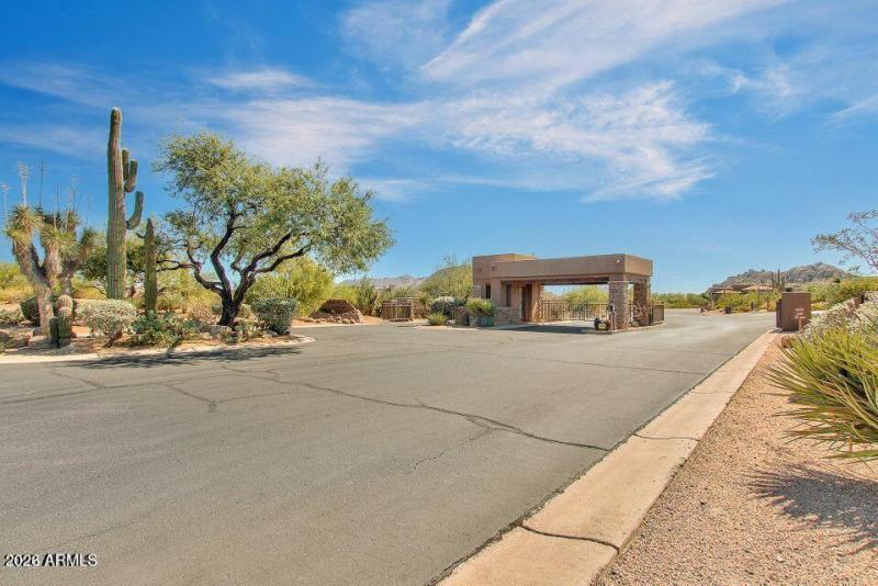 Gated Community-Pinnacle Canyon