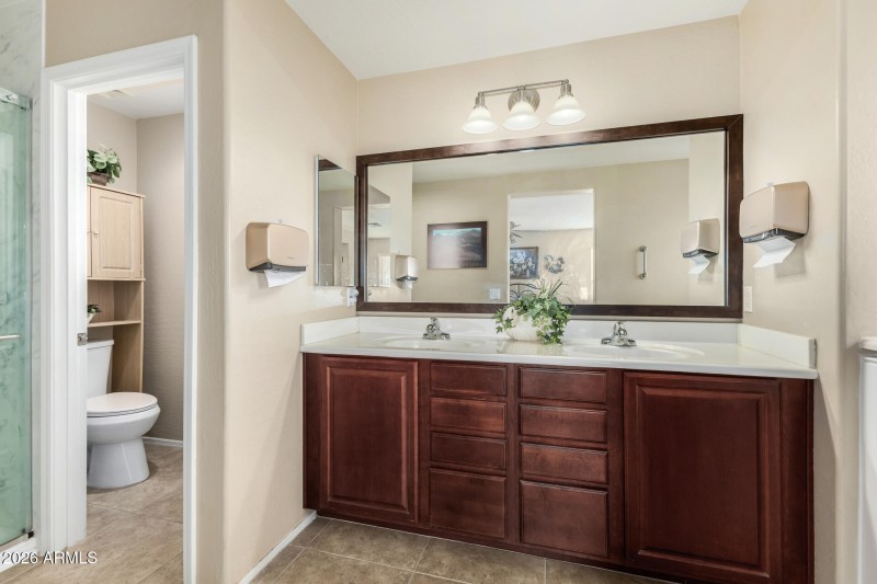 Dual Sinks owners bath