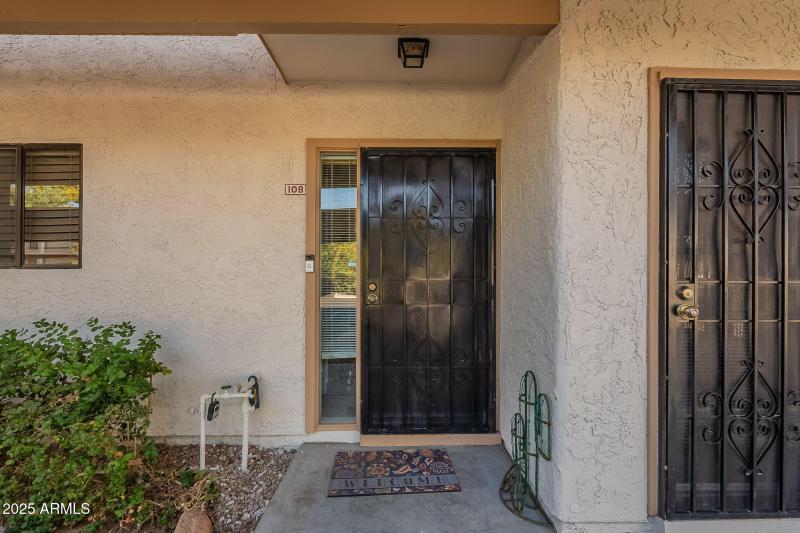 Front Door & Bedroom 1 entry