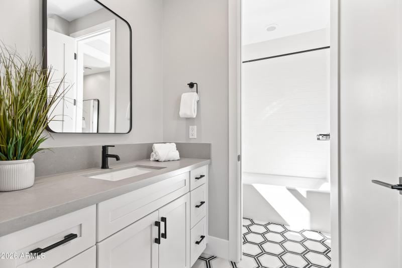 Split Jack & Jill Guest bathroom 3