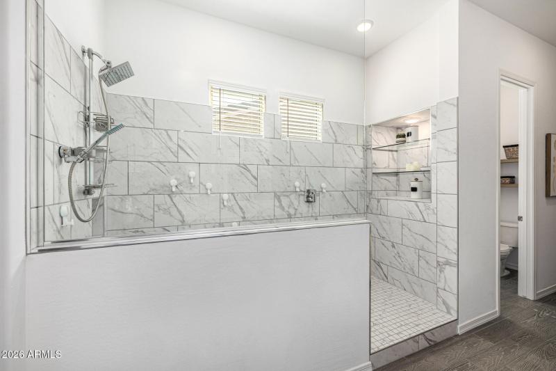 Primary Oversized Shower